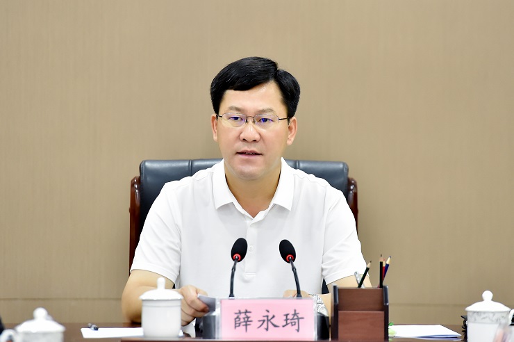 7月18日,县委书记薛永琦主持召开县委审计委员会第二次会议.